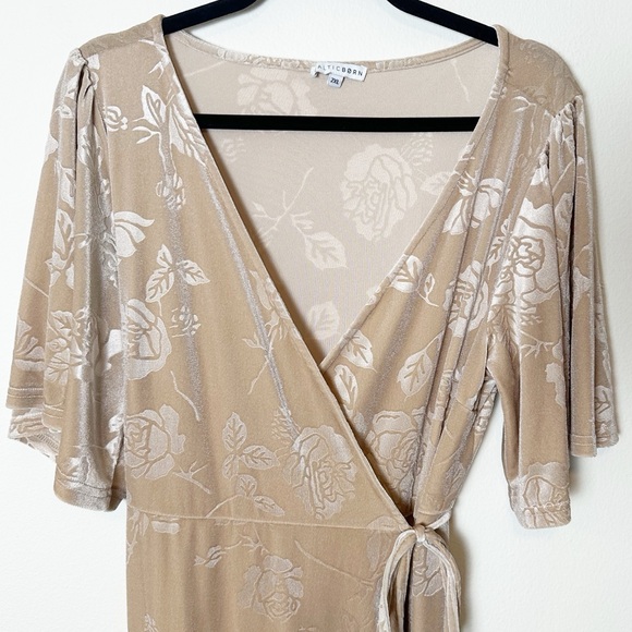 Baltic Born Danielle Maxi Wrap Dress Shell Velvet Floral Print Embossed 2XL - Picture 3 of 8